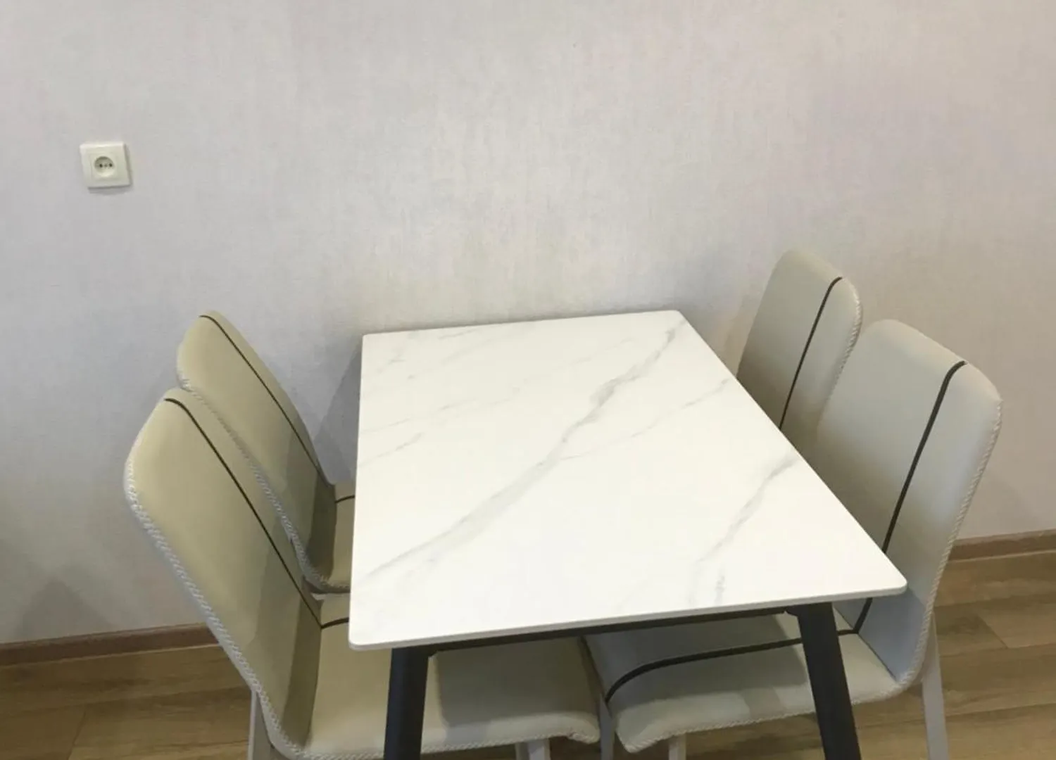 アパート Holbruk Apartament ティビリシ