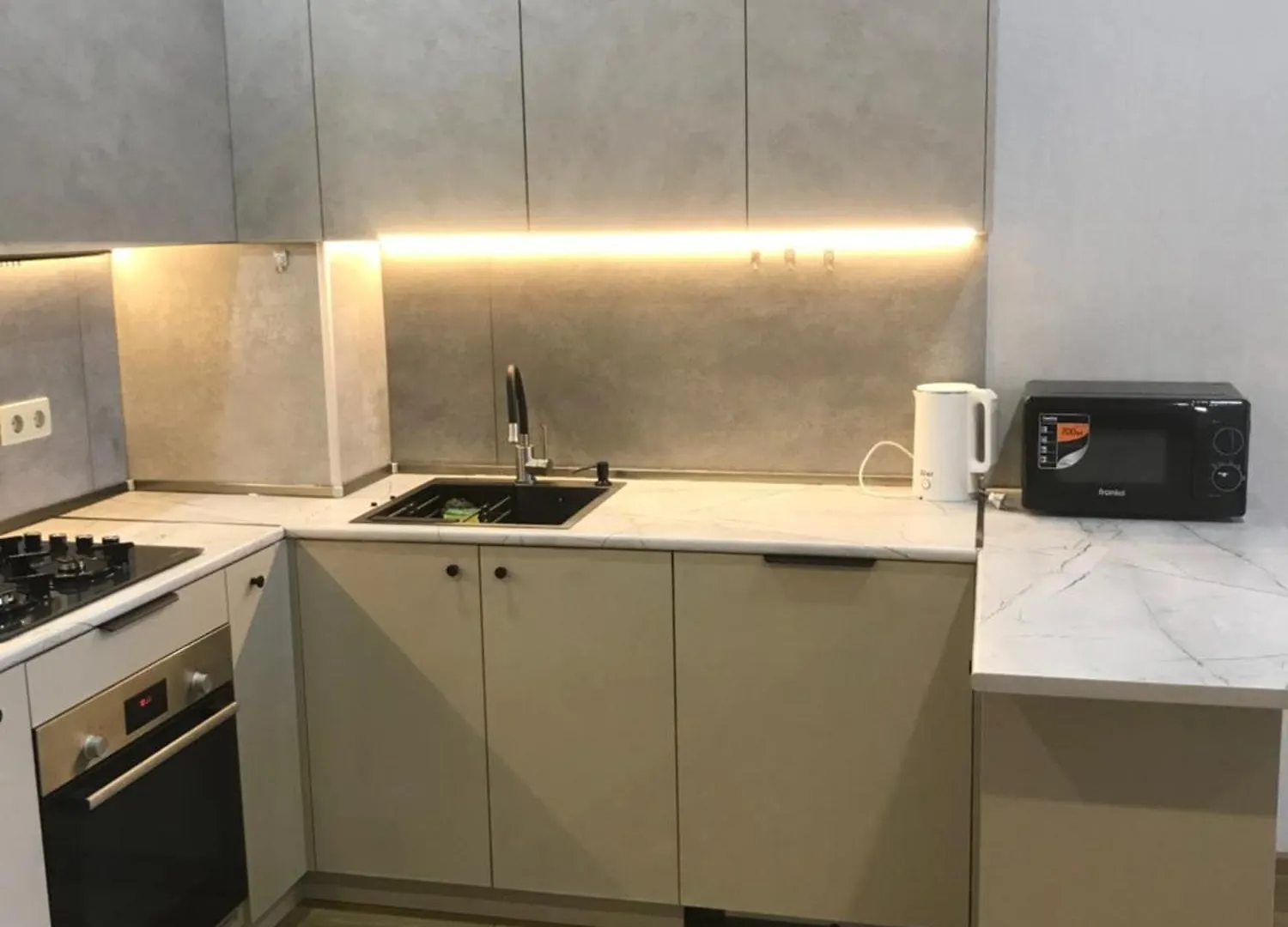 アパート Holbruk Apartament ティビリシ