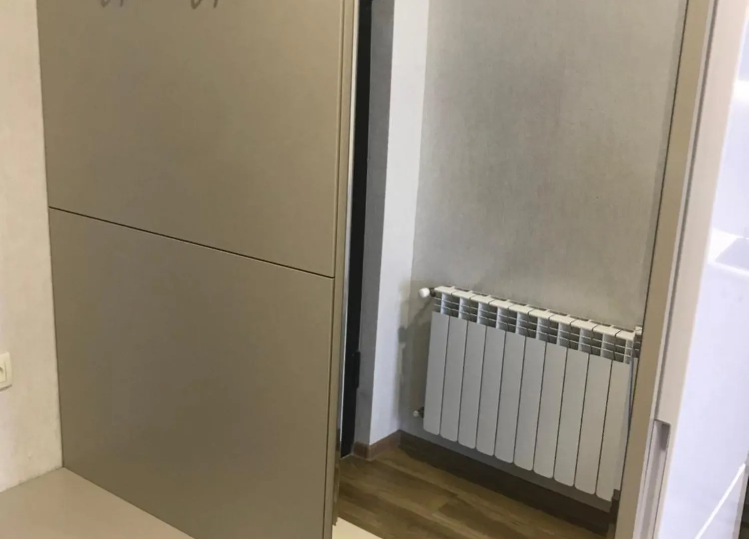 アパート Holbruk Apartament ティビリシ