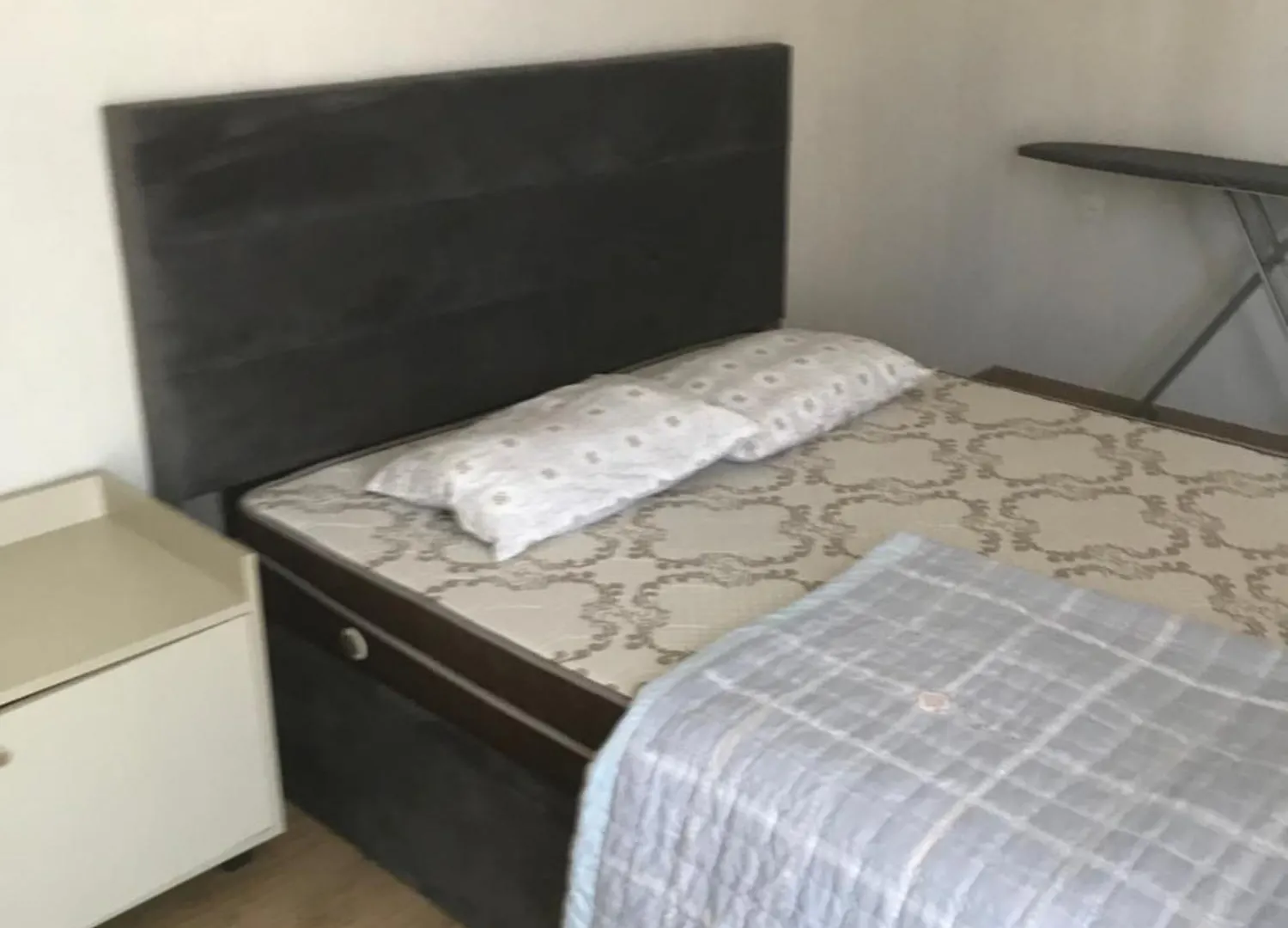 アパート Holbruk Apartament ティビリシ